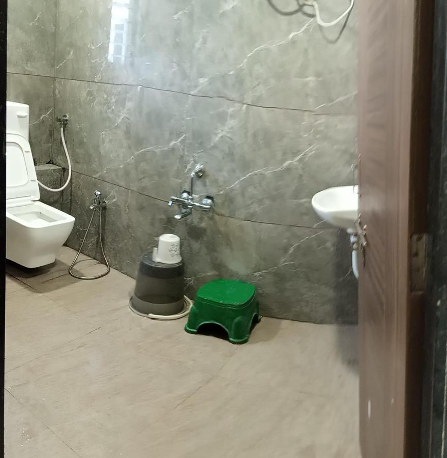 Hotel Mansarovar,Вадодара Екстер'єр фото