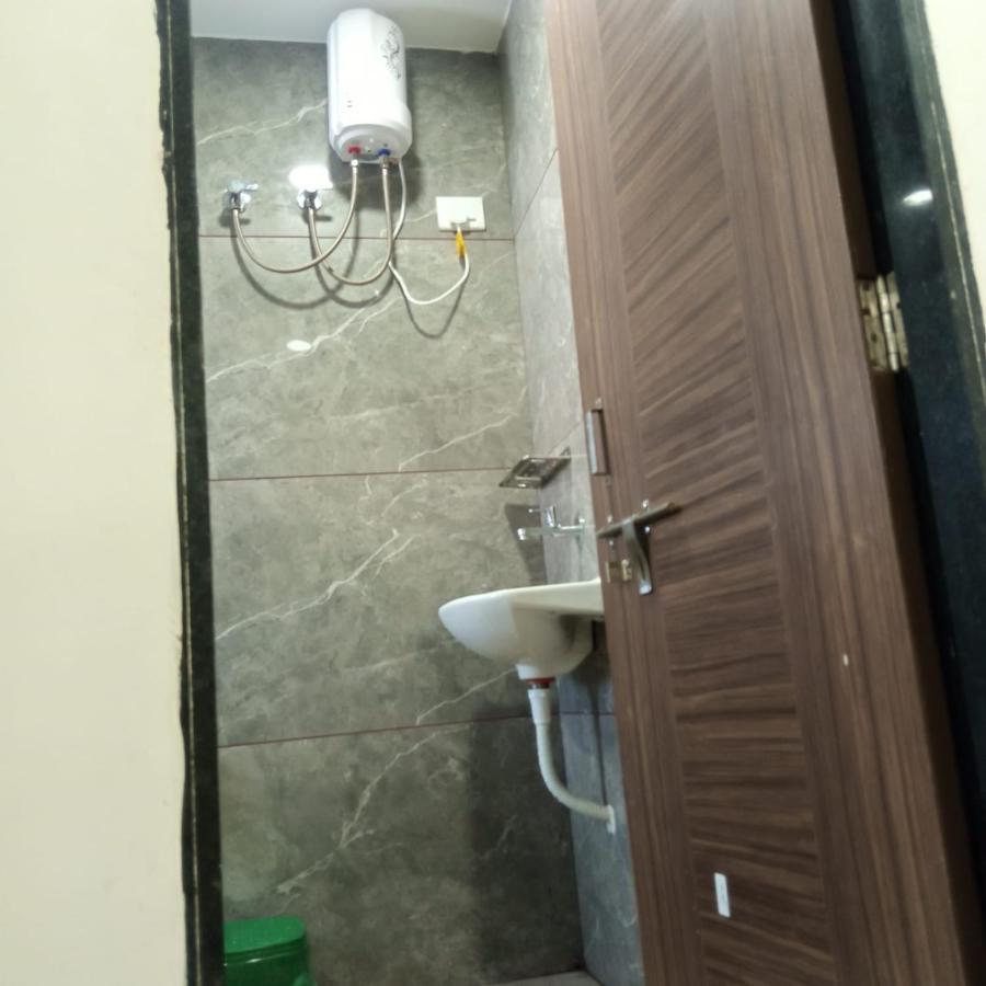 Hotel Mansarovar,Вадодара Екстер'єр фото